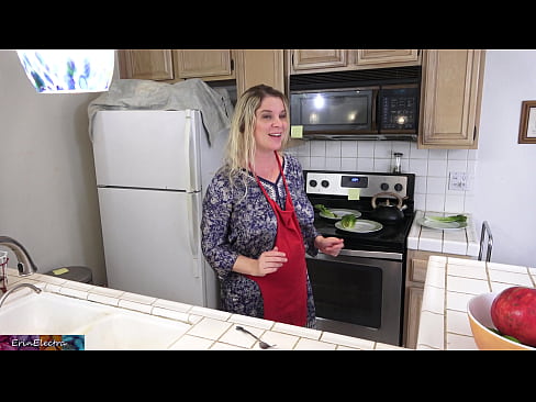 ❤️ Stepmom milking him in the kitchen before his date ❤ Quality porn at us